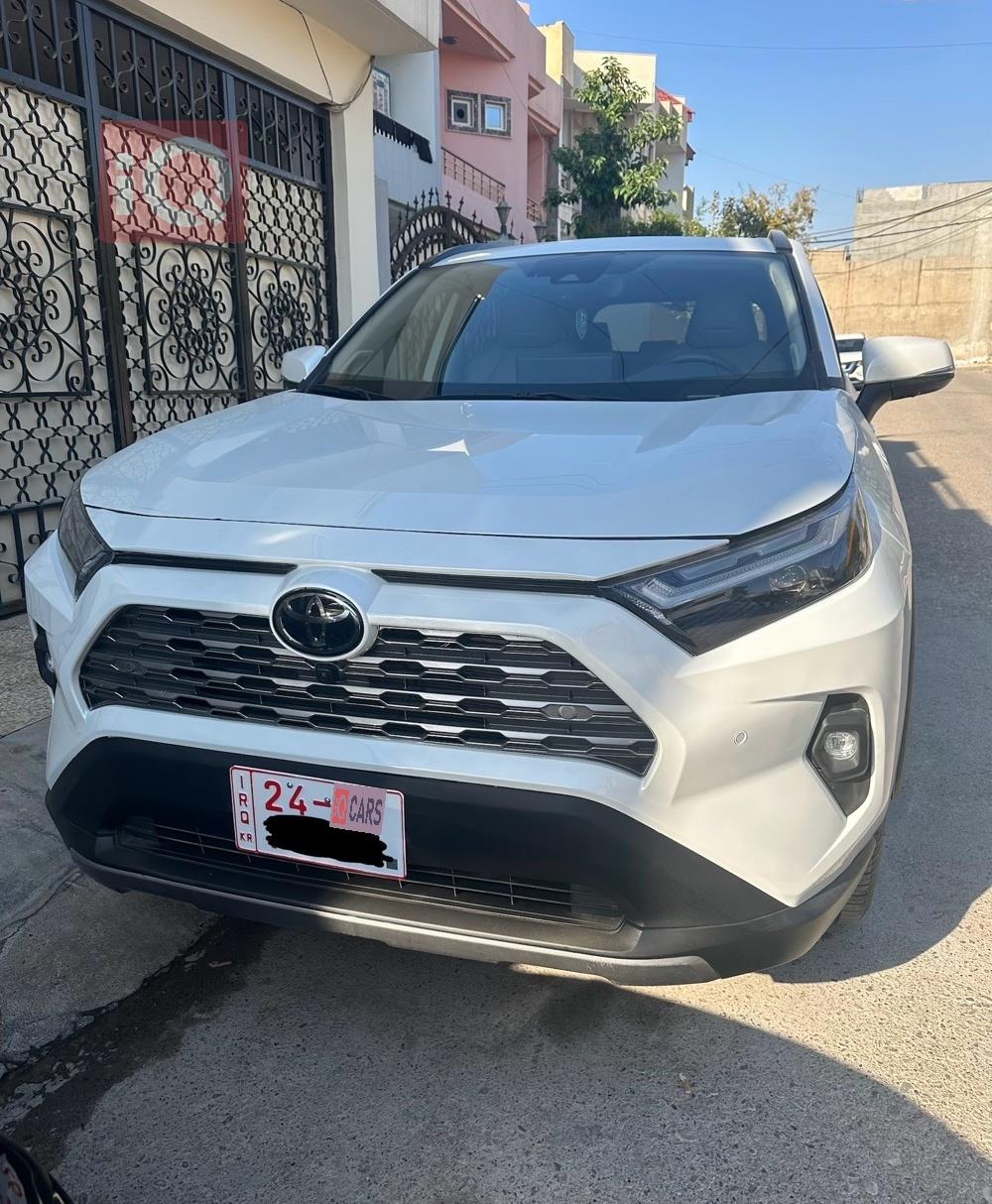 تۆیۆتا ڕاڤ 4